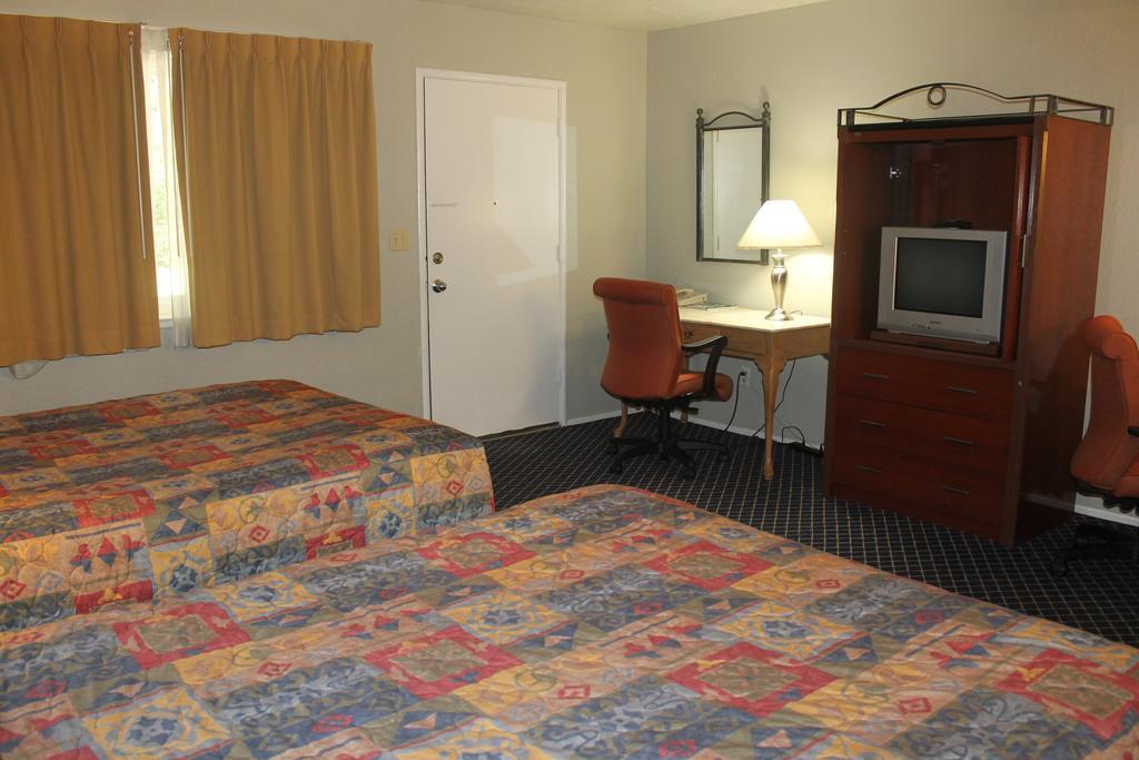 גראס ואלי Golden Chain Motel מראה חיצוני תמונה