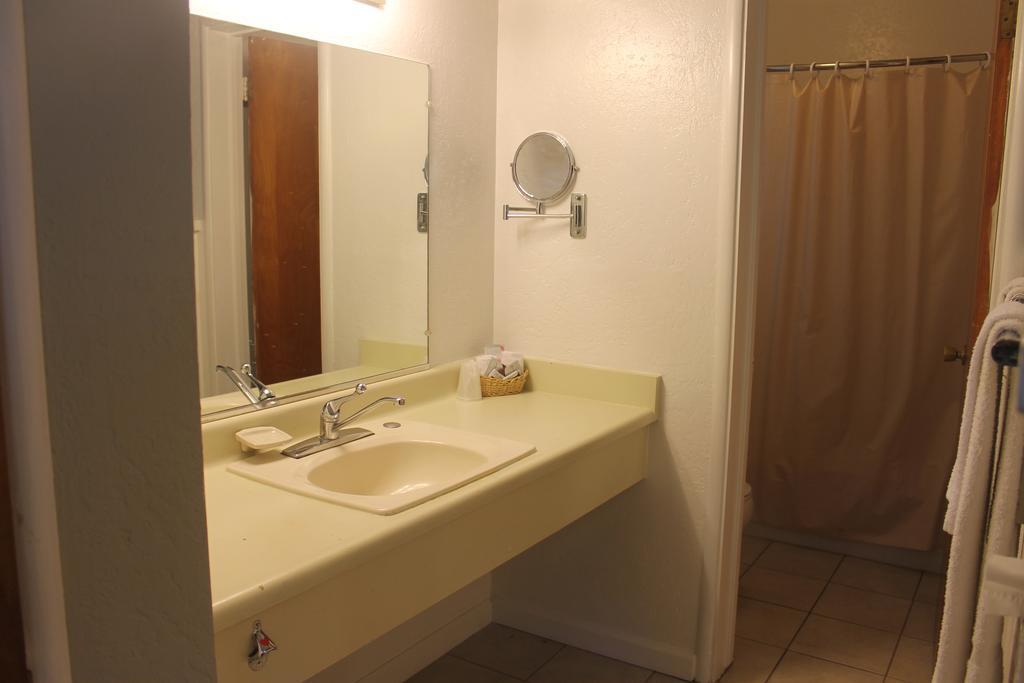 גראס ואלי Golden Chain Motel מראה חיצוני תמונה