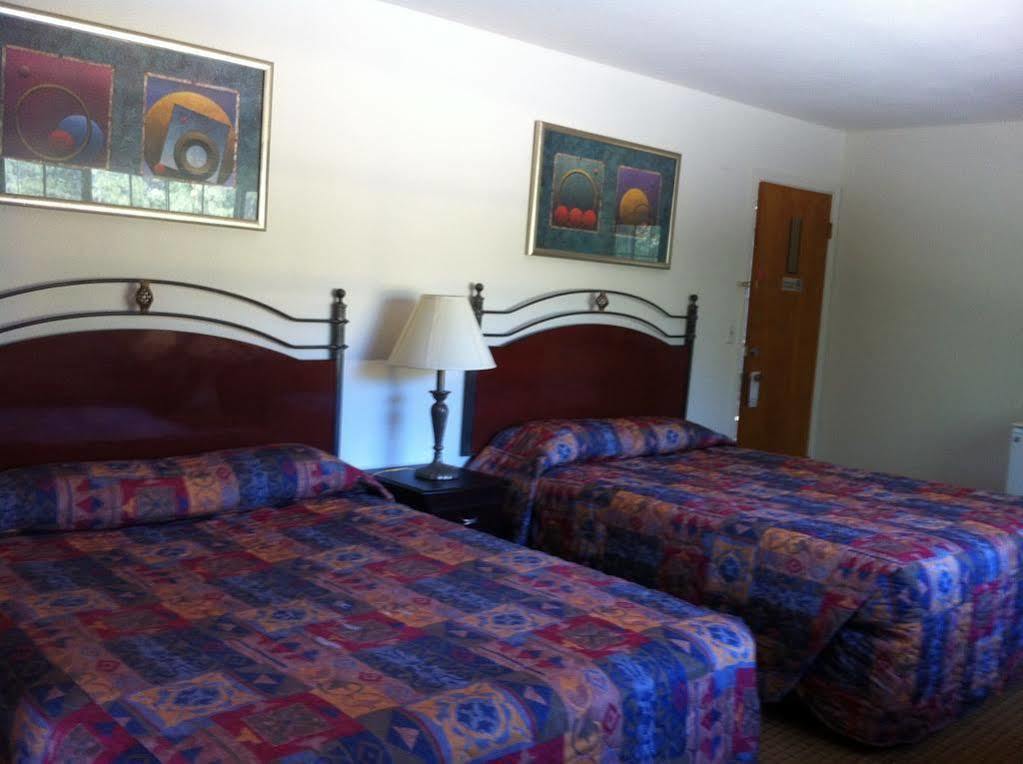 גראס ואלי Golden Chain Motel מראה חיצוני תמונה