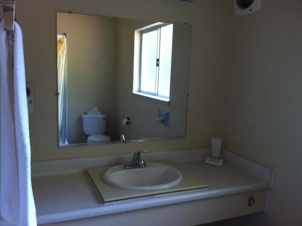 גראס ואלי Golden Chain Motel מראה חיצוני תמונה