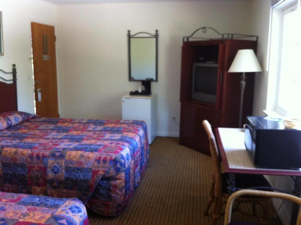 גראס ואלי Golden Chain Motel מראה חיצוני תמונה